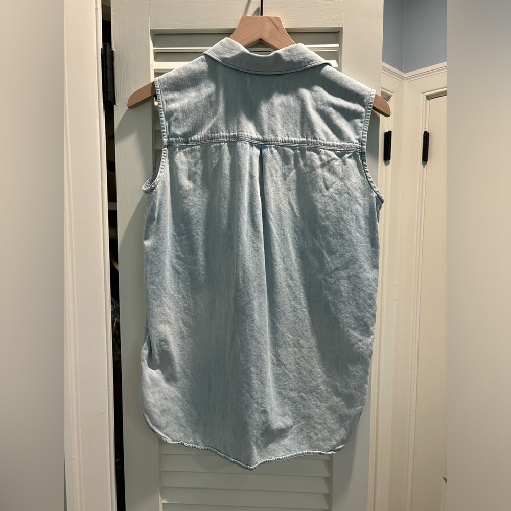 Madewell Button Down Collared Chambray Shirt Slee… - image 2